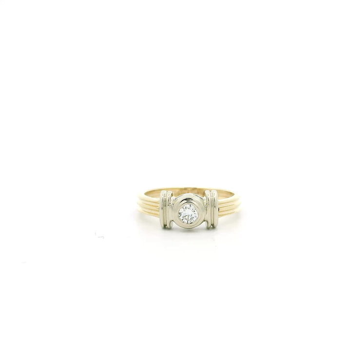 Estate 14K Bezel Diamond Fashion Ring set with 1 Round Diamond, 0.20 ct