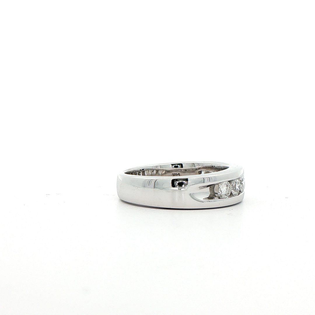 Estate 14K White Gold Men's Diamond Fashion Band set with 7 Round Diamonds, 1.25 ctw