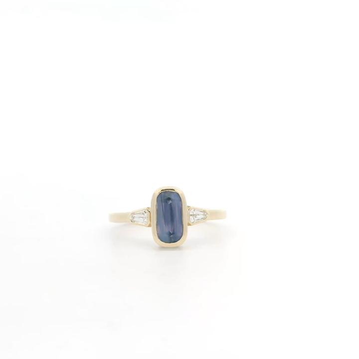 Marthaler Made 14K Yellow Gold Three Stone Gemstone Ring set with 1 Sapphire, 1.00 ct and 2 Shield Diamonds, 0.19 ctw