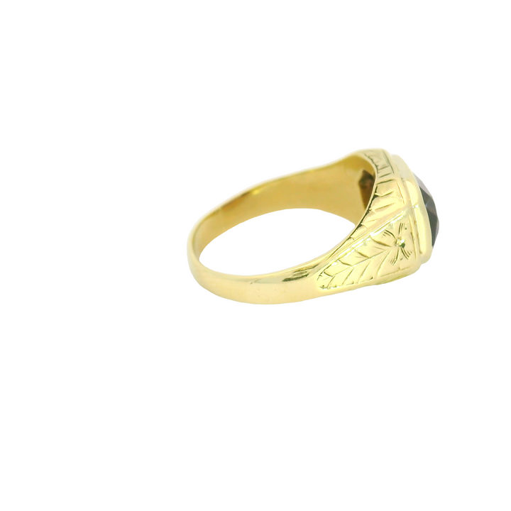 Estate 10K Yellow Gold Solitaire Ring with 1 Emerald cut Amethyst, estimated 3.15 ct