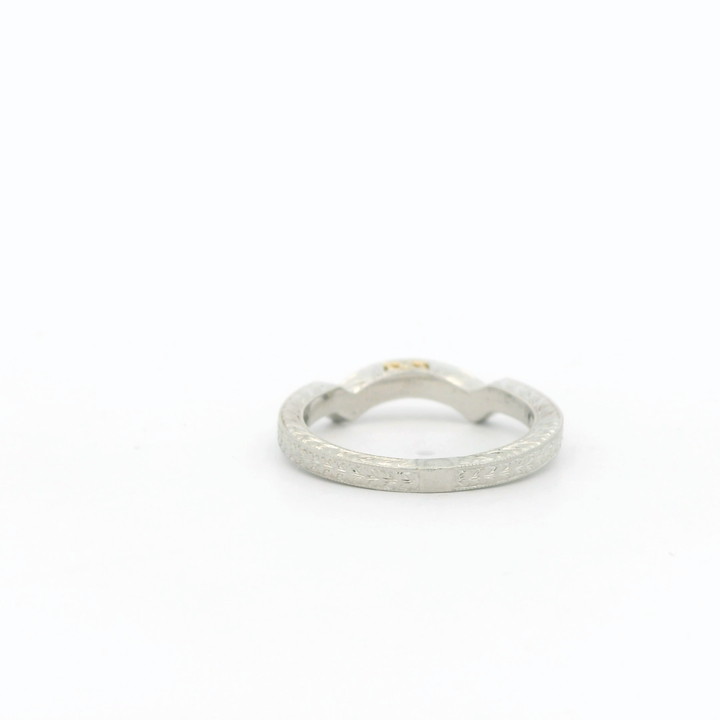 Estate Platinum/18ky Accented Wedding Band set with 7 Round Diamonds, 0.05 ctw