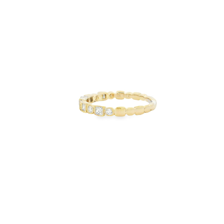 14K Yellow Gold Alternating Shape Wedding Band set with 5 Princess Diamonds, 0.21 ctw and 6 Round Diamonds, 0.21 ctw