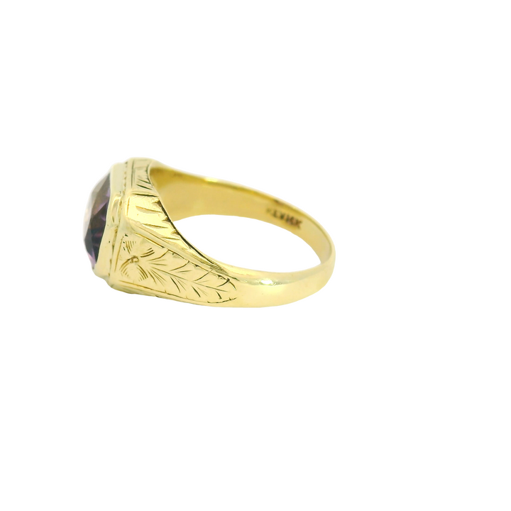 Estate 10K Yellow Gold Solitaire Ring with 1 Emerald cut Amethyst, estimated 3.15 ct