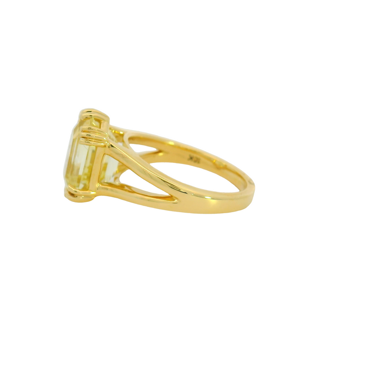 Marthaler Made 18K Yellow Gold Solitaire Gemstone Ring set with Sapphire total stone weight measures 6.51 ctw.