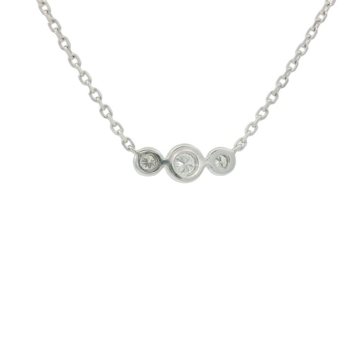 14KG White Gold Estate Stationary Diamond Pendant on a chain