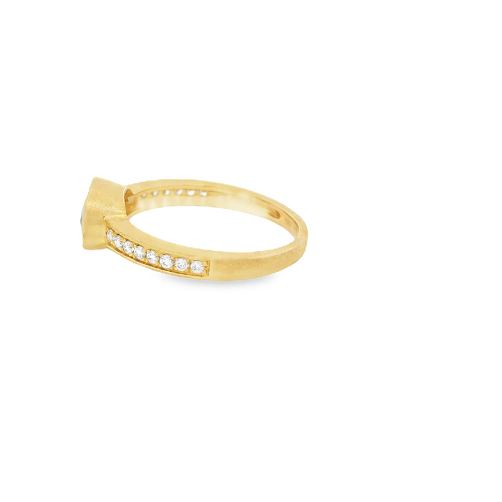 18K Yellow Gold Accented Gemstone Ring set with 1 Sapphire 0.82 ctw, and 16 Round G/H SI Diamonds, 0.14 ctw. total stone weight measures 0.96 ctw.