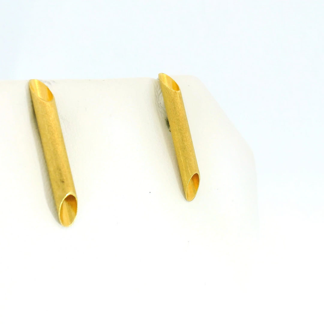 Estate 18KG Yellow Gold Satin Stud Earrings