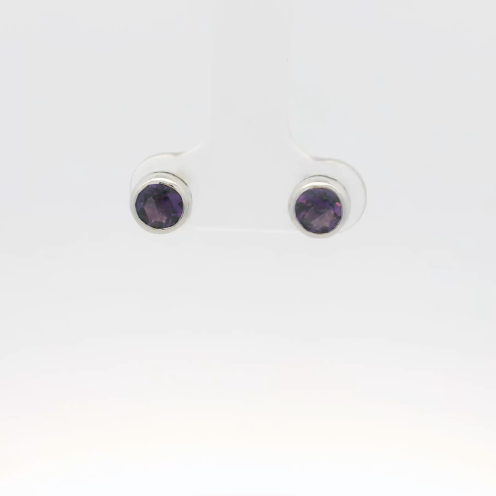 14K White Gold Stud Earrings set with 2 Round Amethysts, 1.25 ctw.