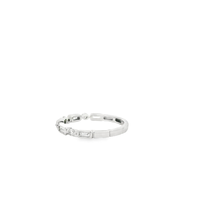 14K White Gold Alternating Anniversary Band set with 5 Baguette Diamonds, 0.23 ctw and 4 Round Diamonds, 0.16 ctw