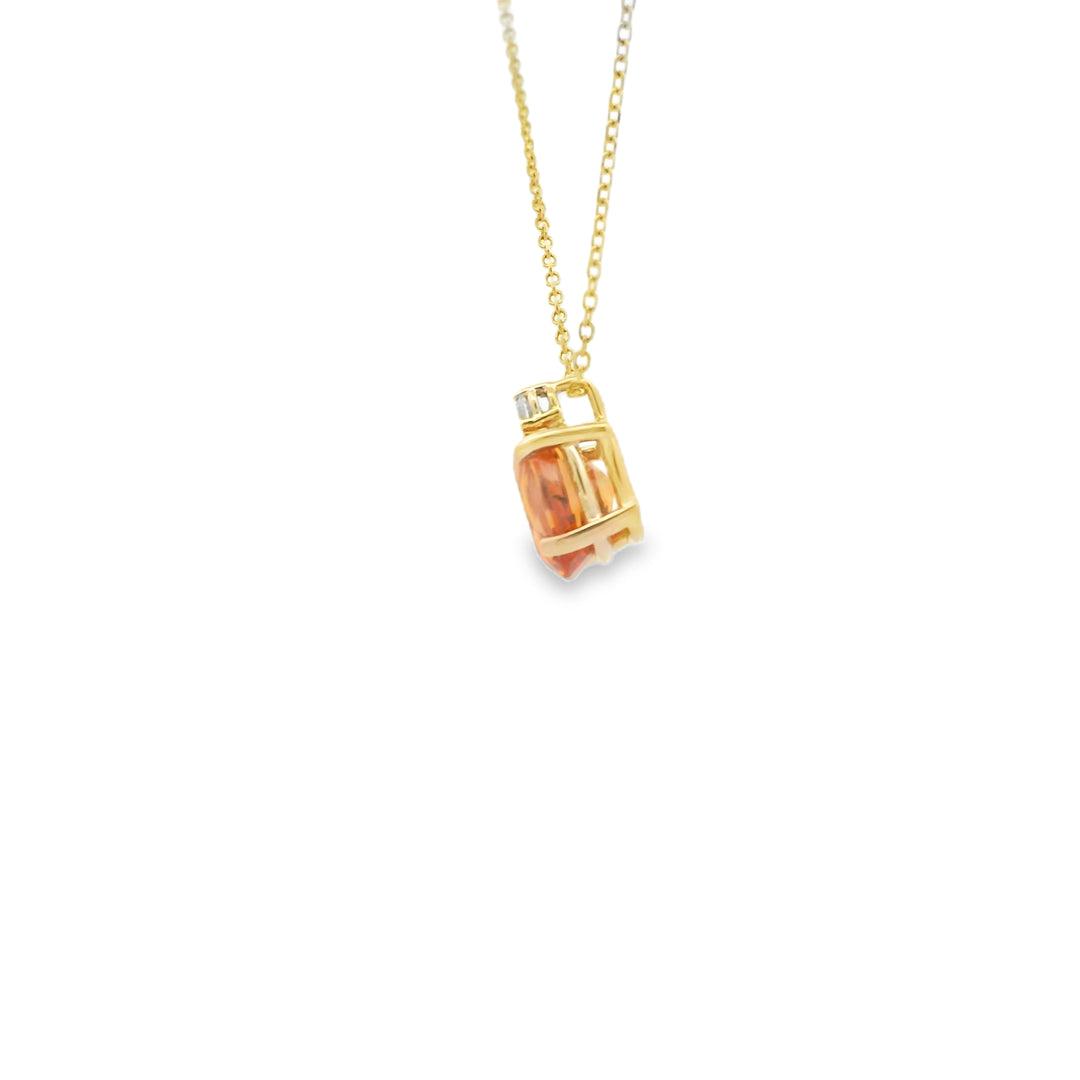 Estate 14K Yellow Gold Drop Gemstone Pendant with 1 Oval Spessartite Garnet, 1.00 ct (estimated) and 1 Round Diamond, 0.03ct on a 18 inch Cable Chain