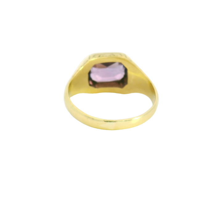 Estate 10K Yellow Gold Solitaire Ring with 1 Emerald cut Amethyst, estimated 3.15 ct