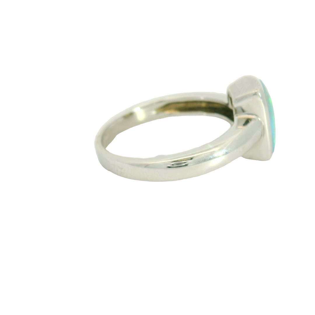 14K White Gold Solitaire Ring with 1 Cabochon Opal, 2.08 ct